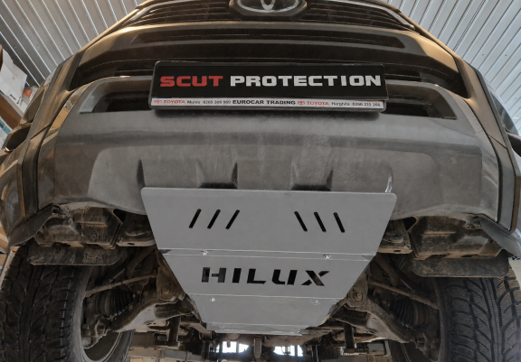 Protezione di alluminio per il radiatore Toyota Hilux Revo