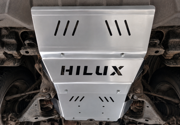 Protezione di alluminio per il radiatore Toyota Hilux Revo