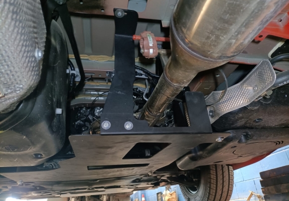 Piastra catalizzatore/cat lock di acciaio Nissan Interstar