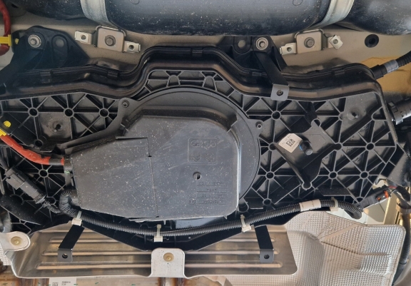 Protezione di acciaio per il AdBlue Opel Movano C 